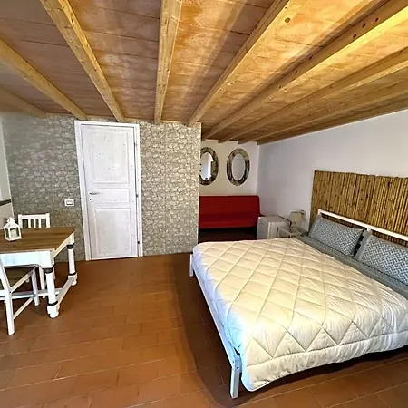 Oda ve Kahvaltı Fortezza Sarzana